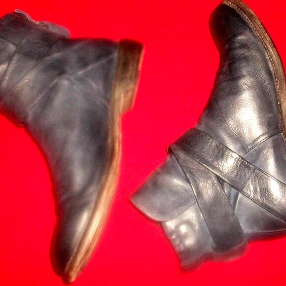 Pep Monjo Spain Handmade Eco-Friendly Flat Buckled Boots - Picture 1 of 10